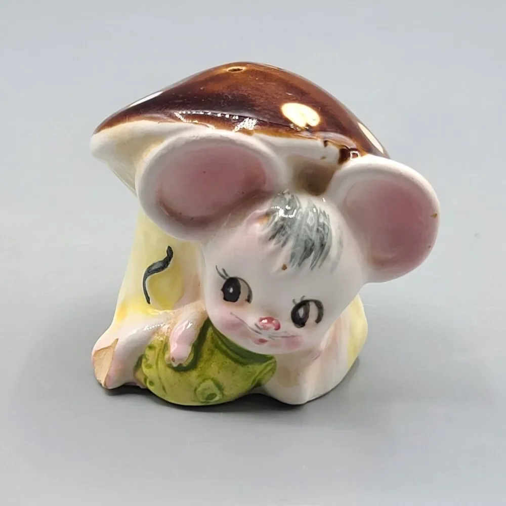 Vintage Enesco Missy Mouse Mushroom Salt & Pepper Shakers Japan E-1164 READ